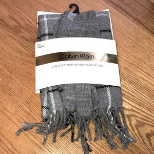 BRAND NEW Calvin Klein Glove & Scarf Set
